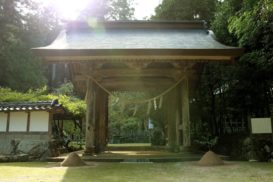 粟鹿神社の随神門